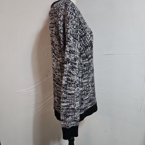 Romeo & Juliet Couture Crewneck Sweater Black And White, women's L, Preppy, Goth - Picture 4 of 9